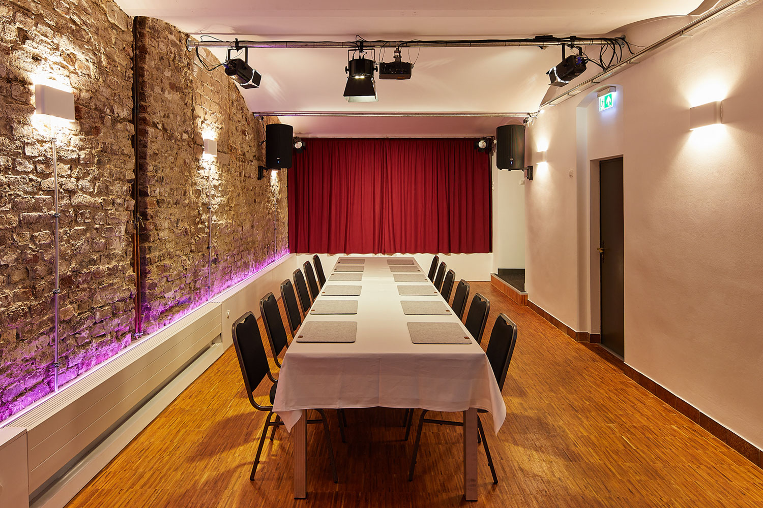 Zimmer-406_Konferenz